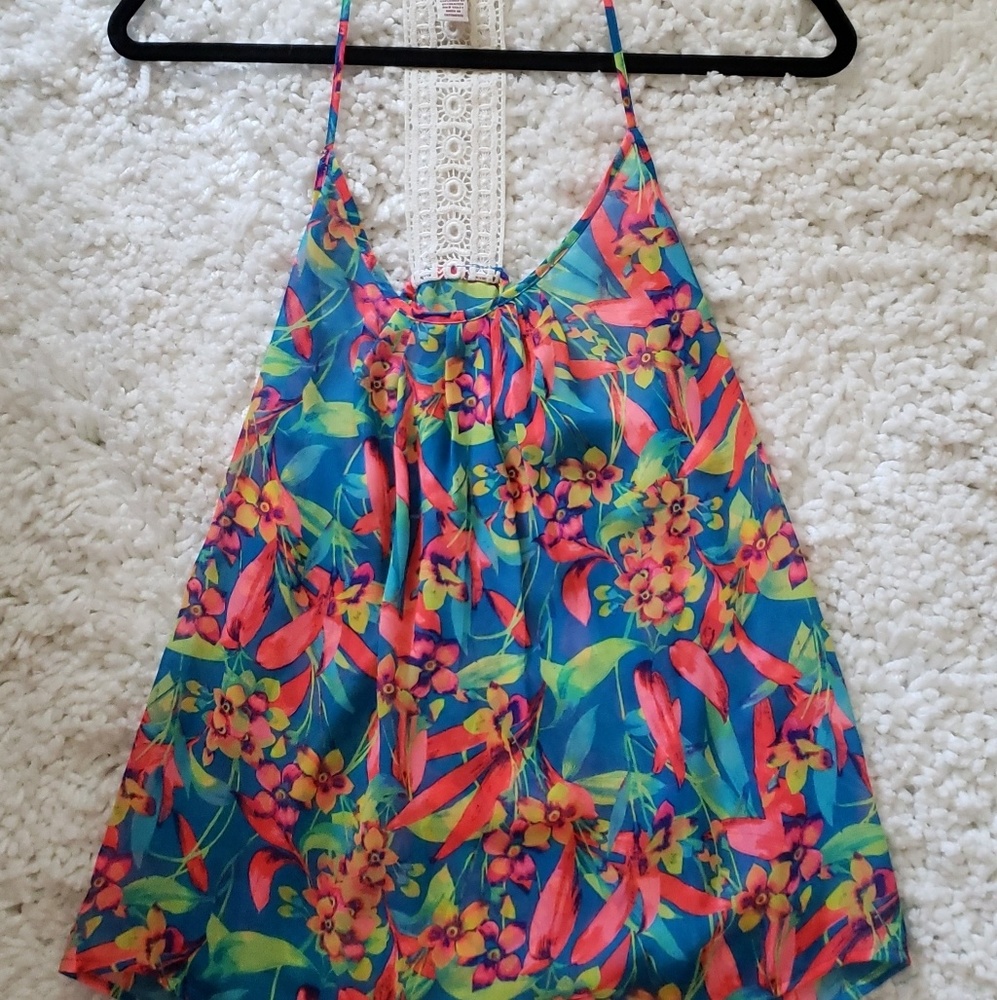 Summer sleeveless top